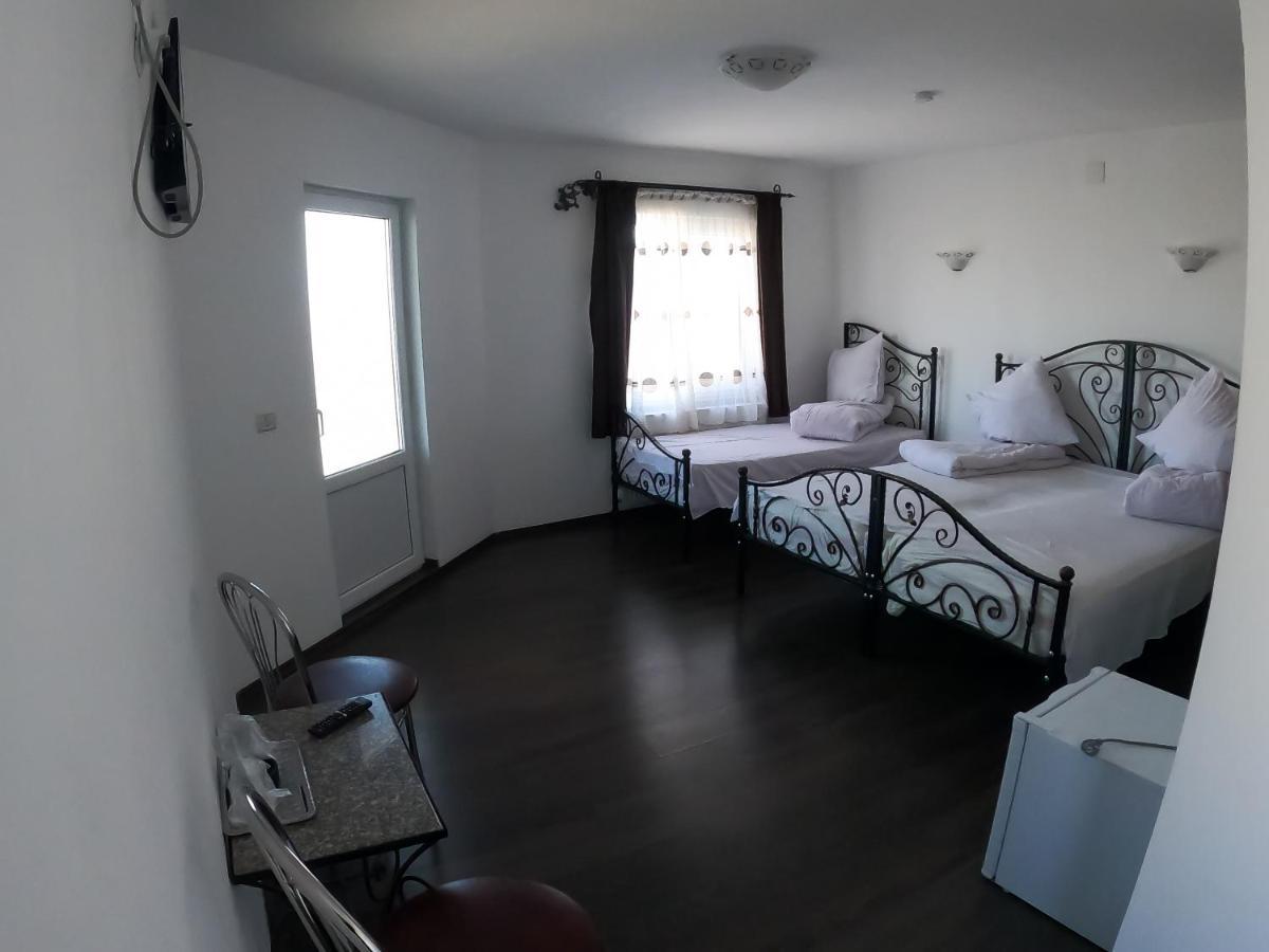 Motel Aris Meridian Piatra Neamt Luaran gambar