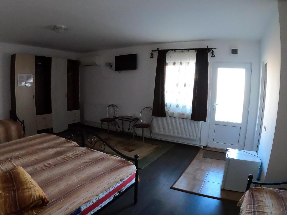 Motel Aris Meridian Piatra Neamt Luaran gambar
