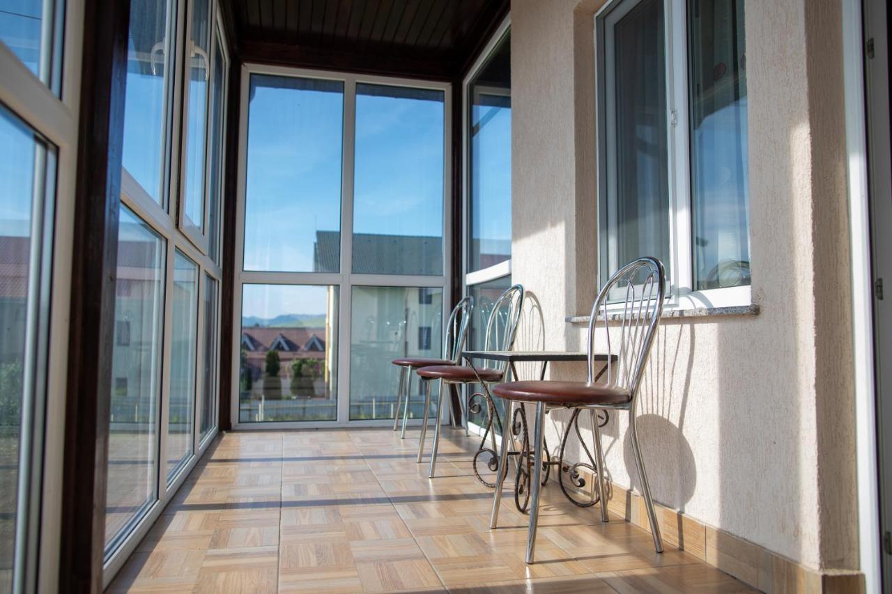 Motel Aris Meridian Piatra Neamt Luaran gambar