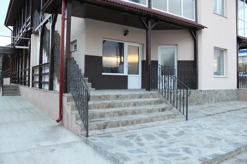 Motel Aris Meridian Piatra Neamt Luaran gambar
