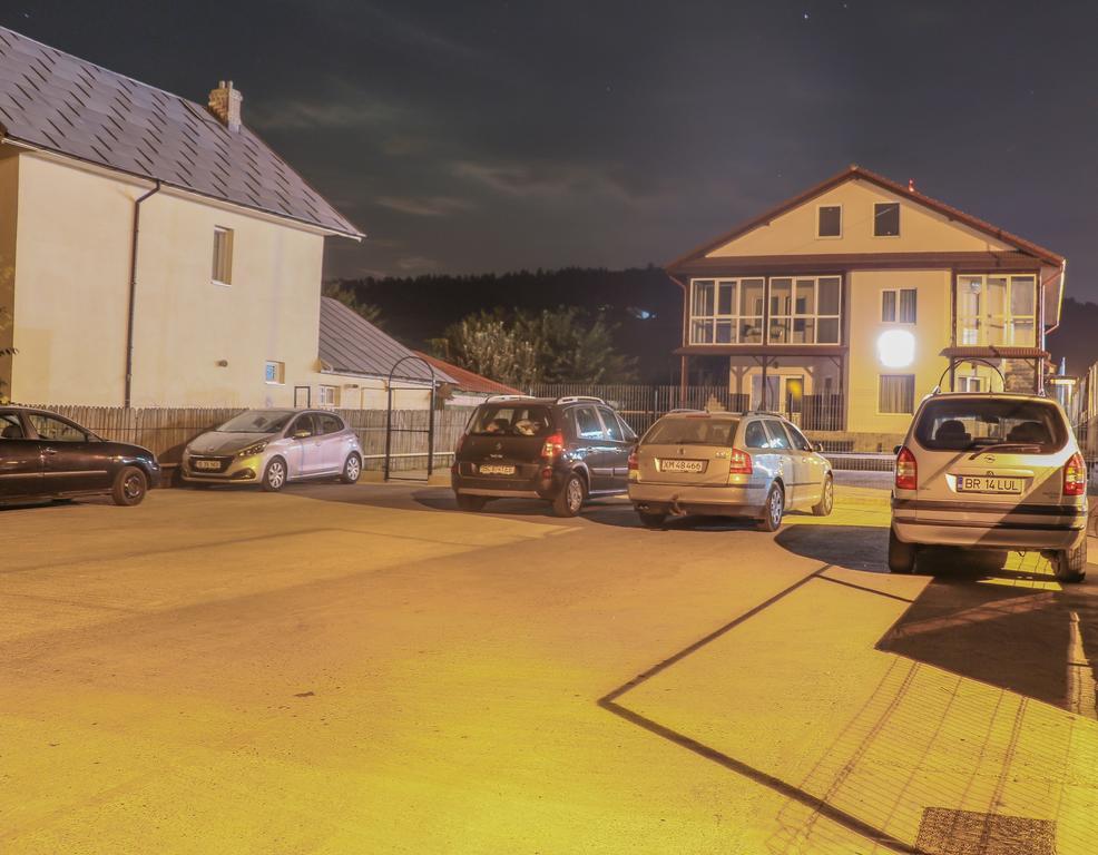 Motel Aris Meridian Piatra Neamt Luaran gambar