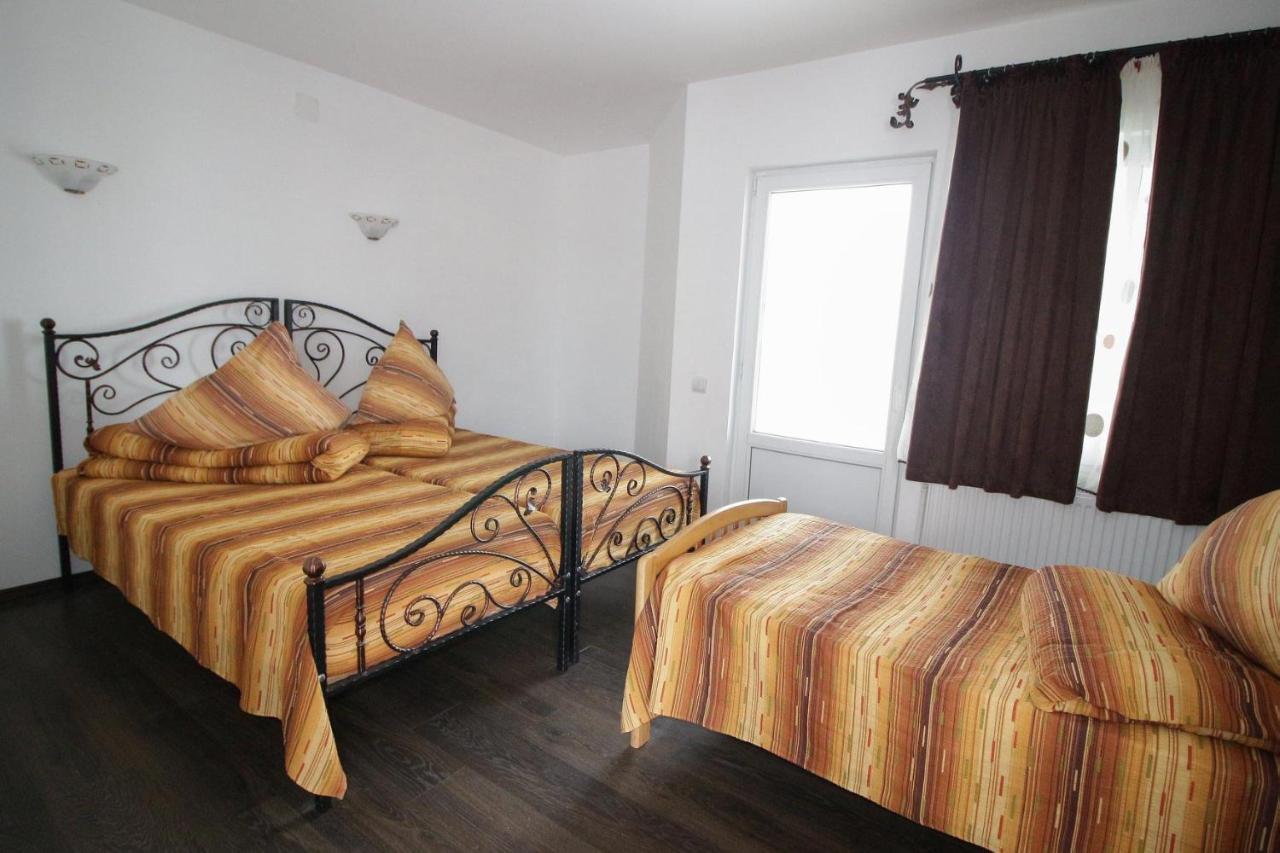 Motel Aris Meridian Piatra Neamt Bilik gambar